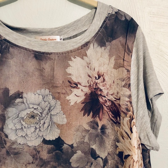 Simple Couture Tops - $5 SALE Simple Couture Blouse